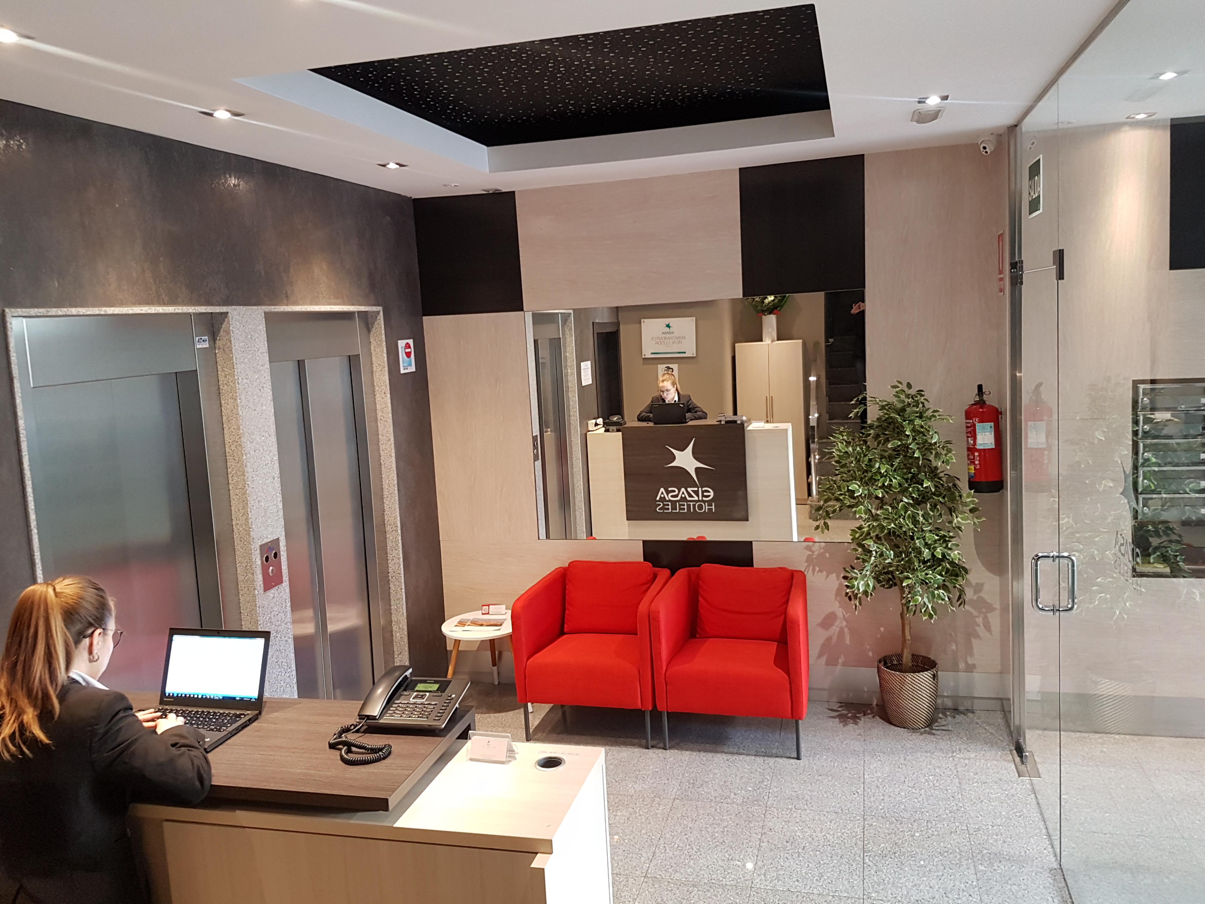 Apartamentos Real Lleida Dış mekan fotoğraf