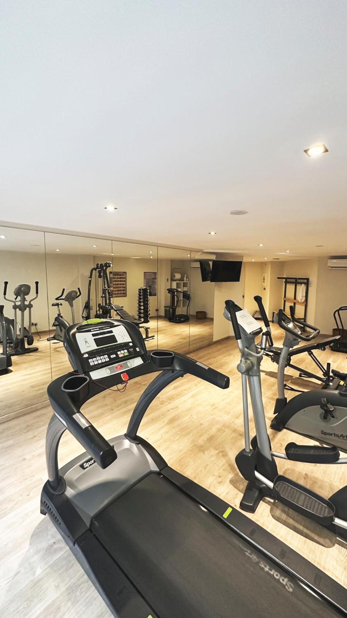 Apartamentos Real Lleida Dış mekan fotoğraf