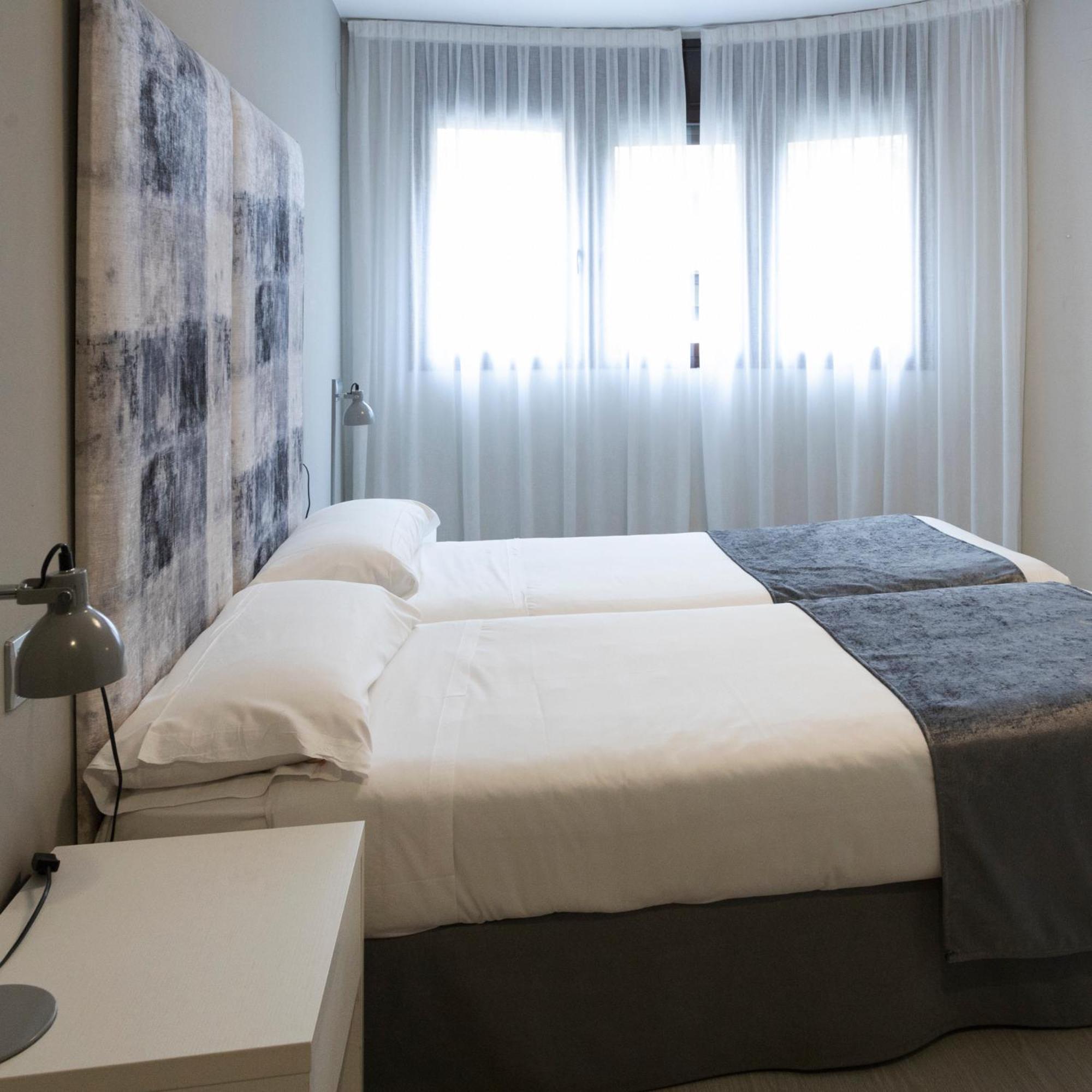 Apartamentos Real Lleida Dış mekan fotoğraf