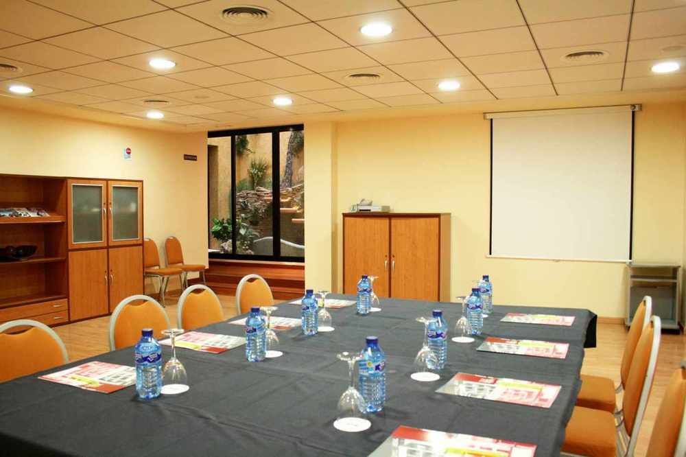 Apartamentos Real Lleida Dış mekan fotoğraf